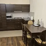 波呢罗斯卡5号公寓 公寓式酒店 3*